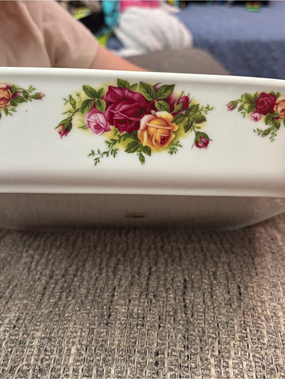 Royal Albert Old Country Roses casserole or baking dish (green trim)
